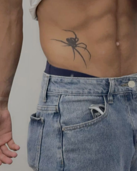 Tatouage temporaire réaliste d'araignée